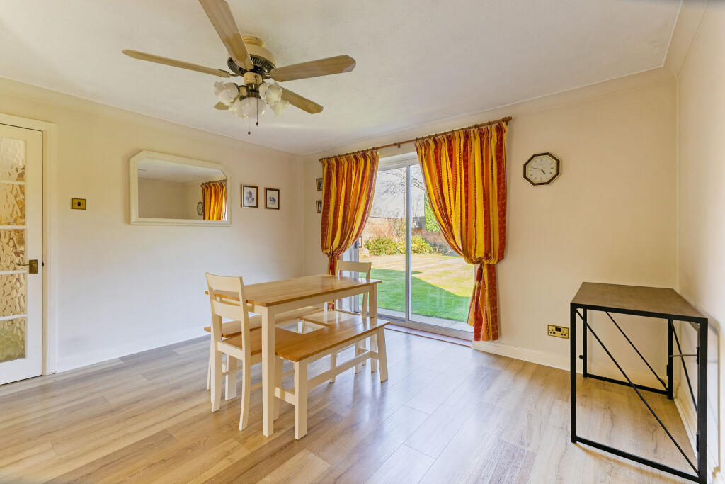 4 bed Detached