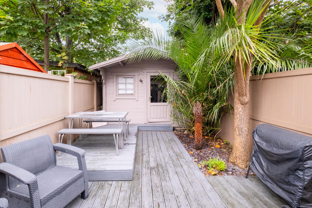 1 bed Ground Flat