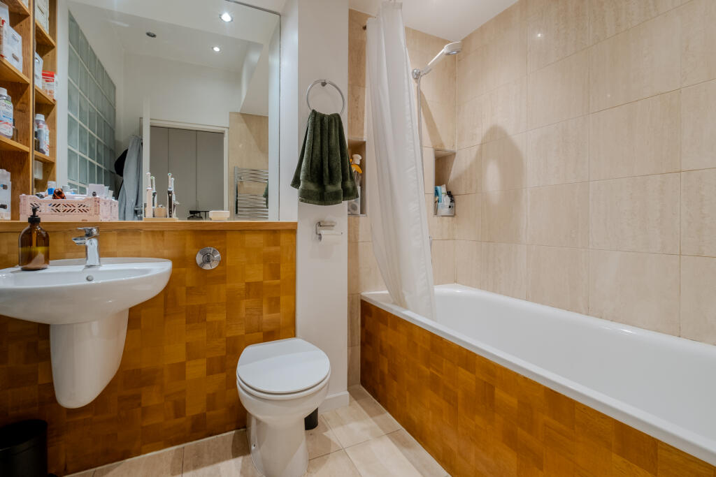 1 bed Ground Flat