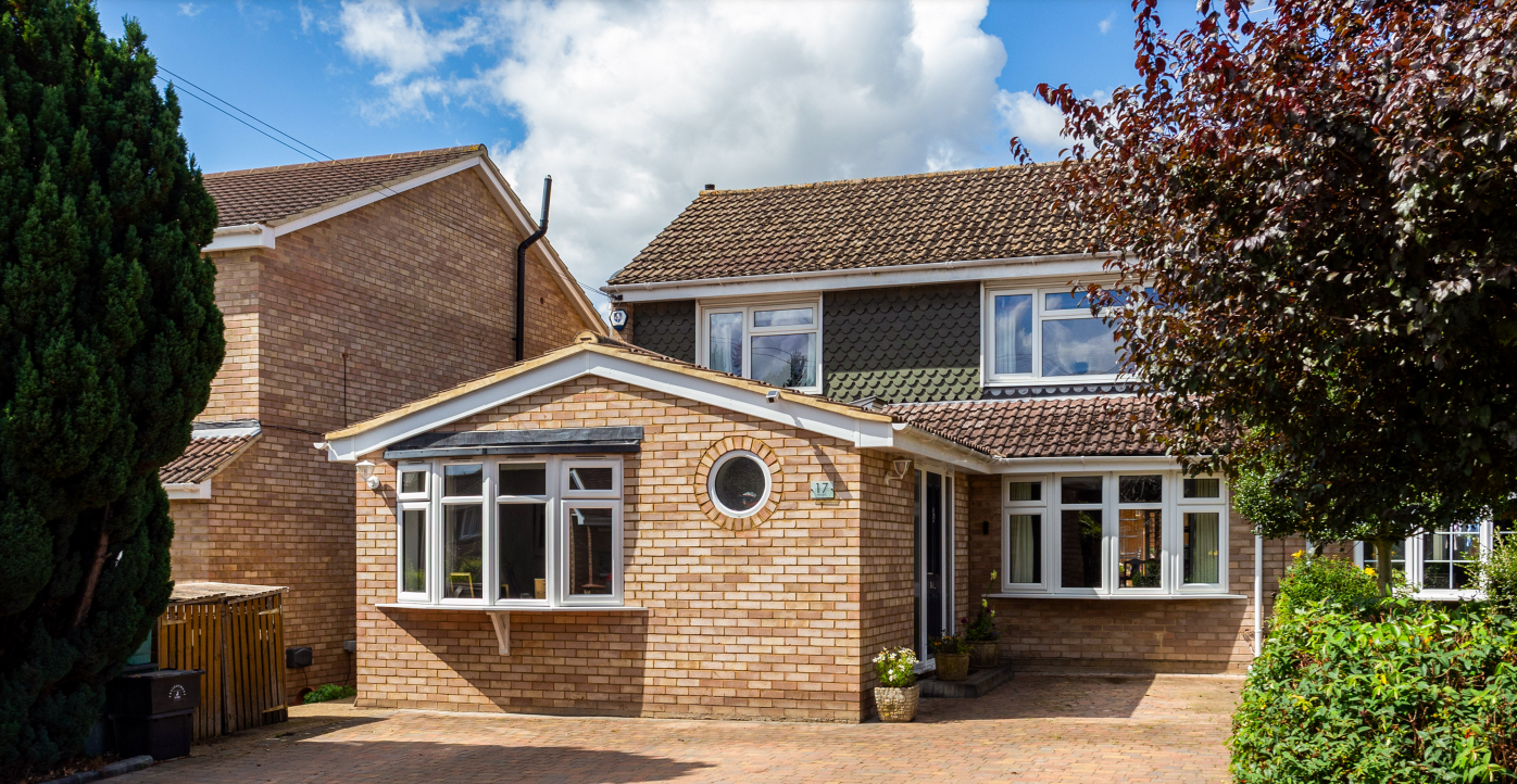 4 bed House