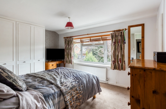 4 bed House