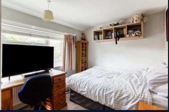 4 bed House