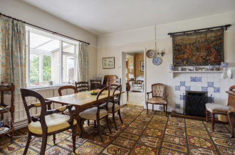 5 bed Detached
