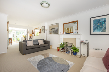 3 bed End of Terrace