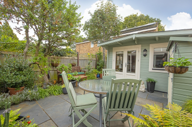 3 bed End of Terrace
