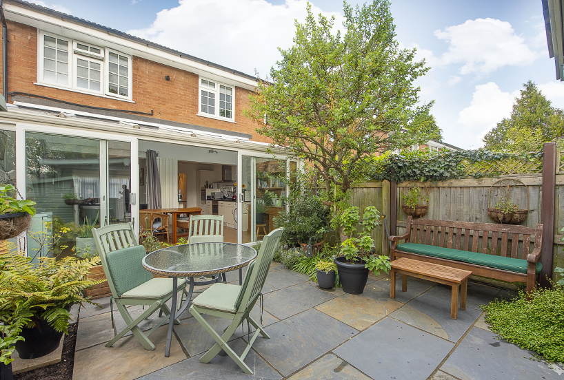 3 bed End of Terrace