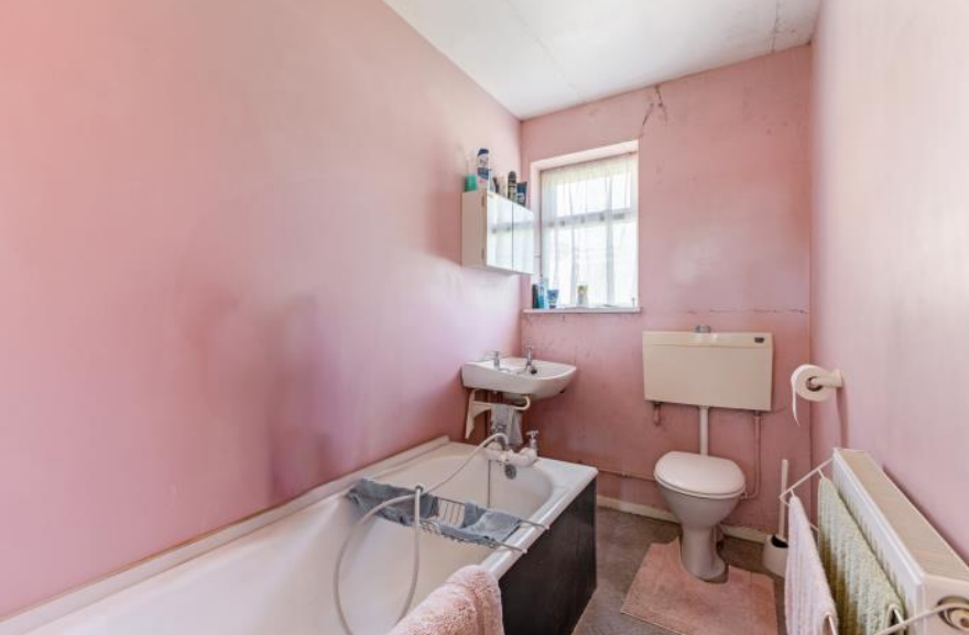 2 bed Semi-Detached Bungalow