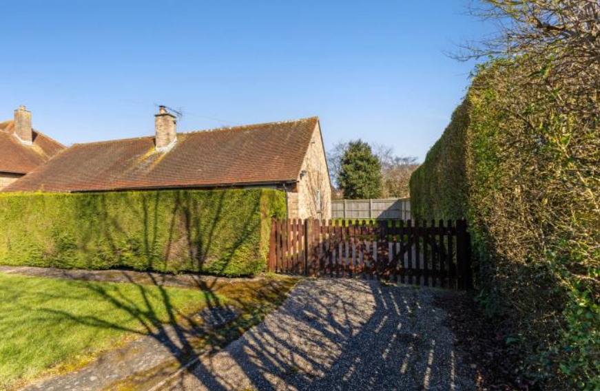 2 bed Semi-Detached Bungalow