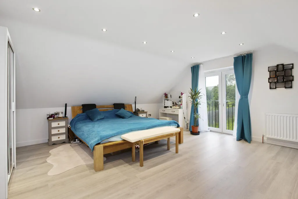 4 bed House