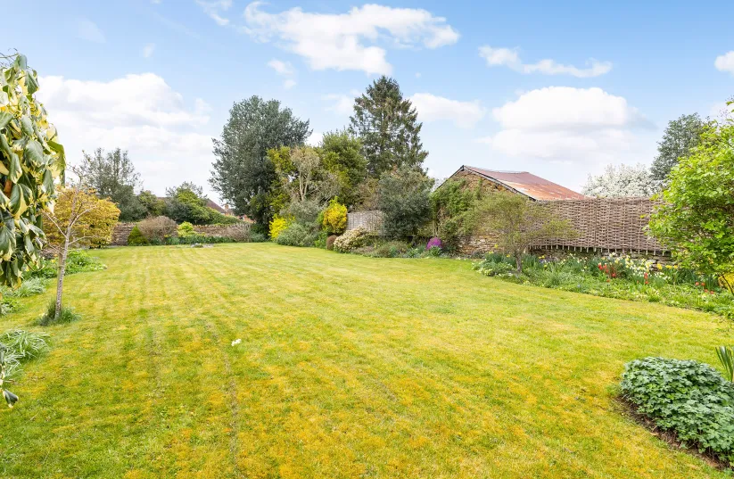 3 bed Character Property