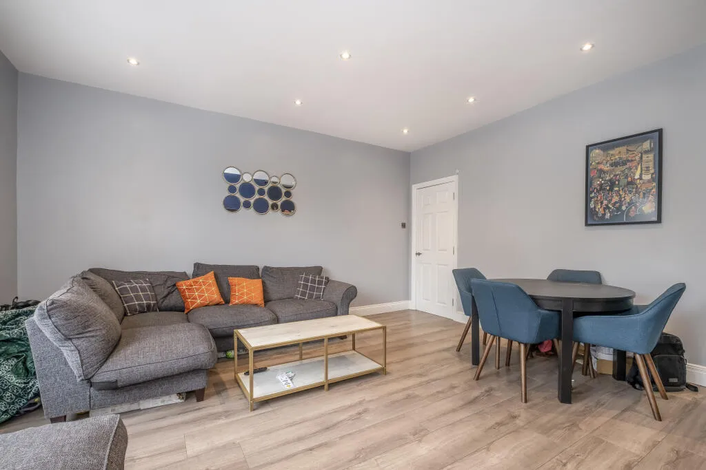 2 bed Apartment