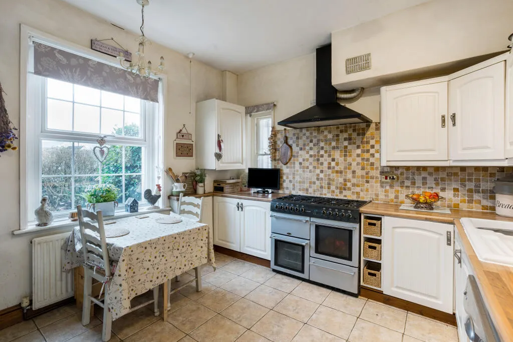 4 bed Detached