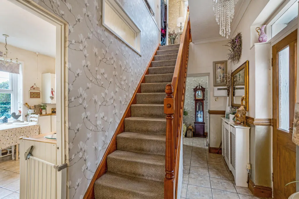 4 bed Detached