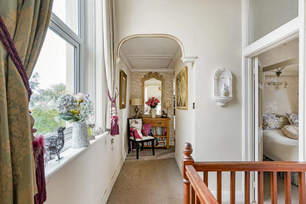 4 bed Detached