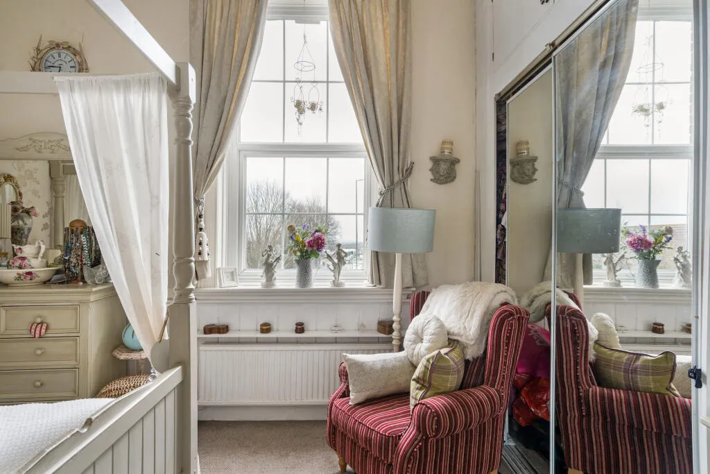 4 bed Detached