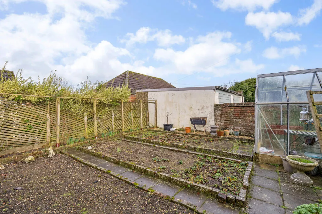 4 bed Detached