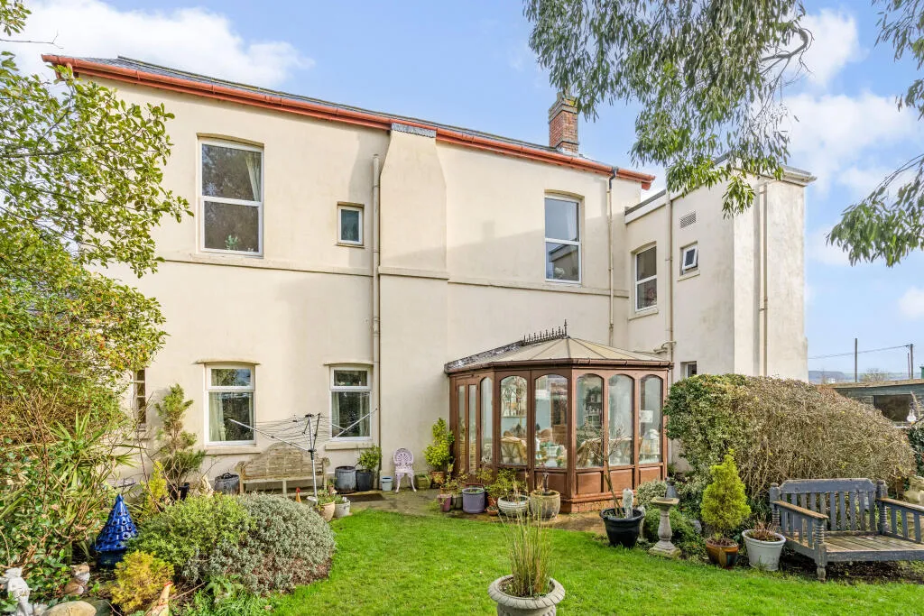 4 bed Detached
