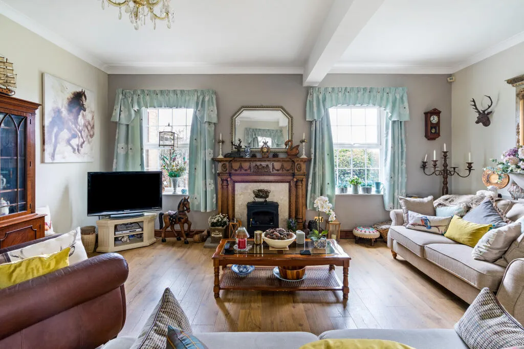 4 bed Detached