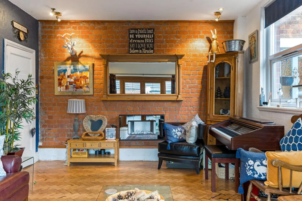 4 bed Detached