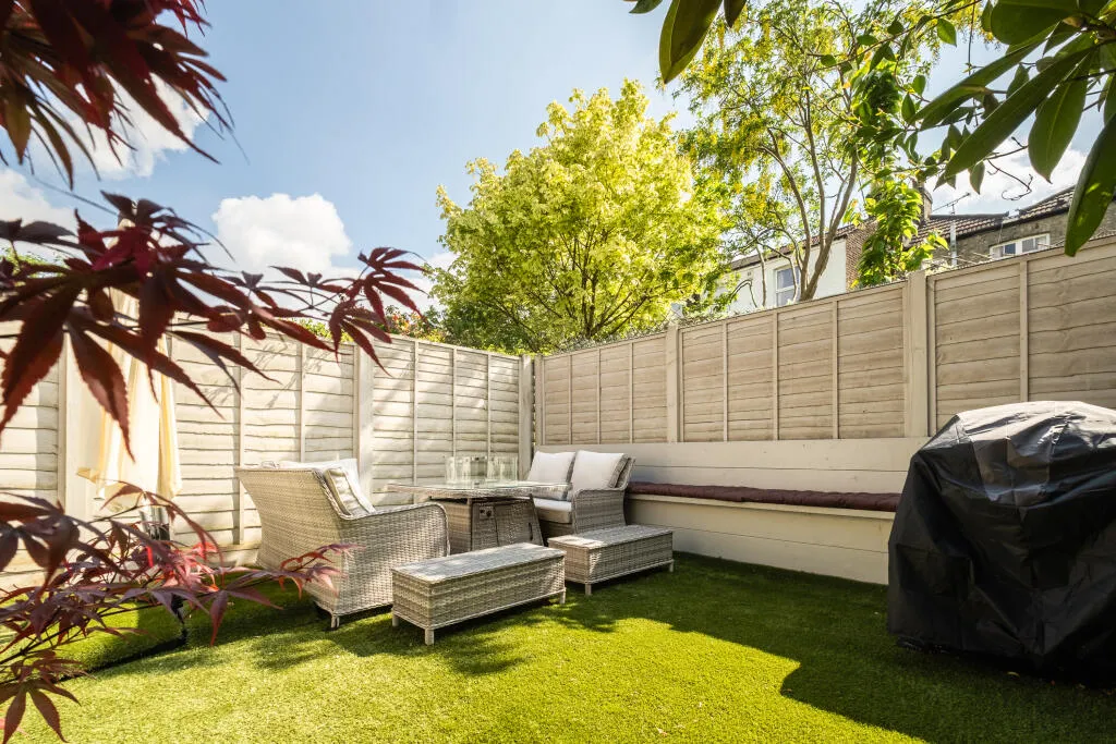 2 bed End of Terrace