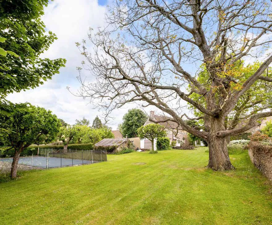 4 bed Detached