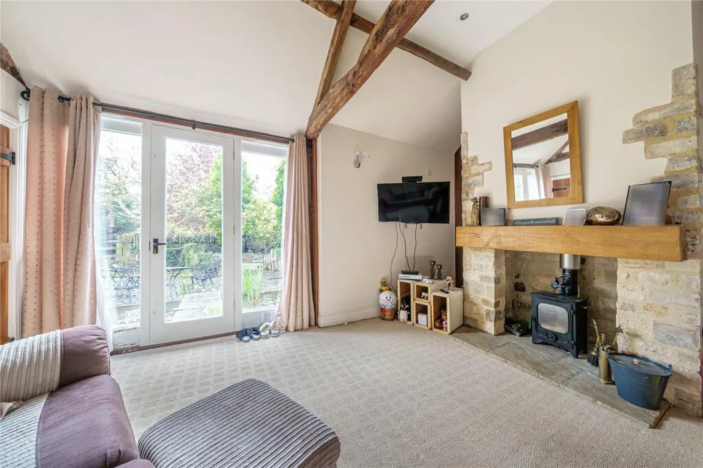 5 bed Detached