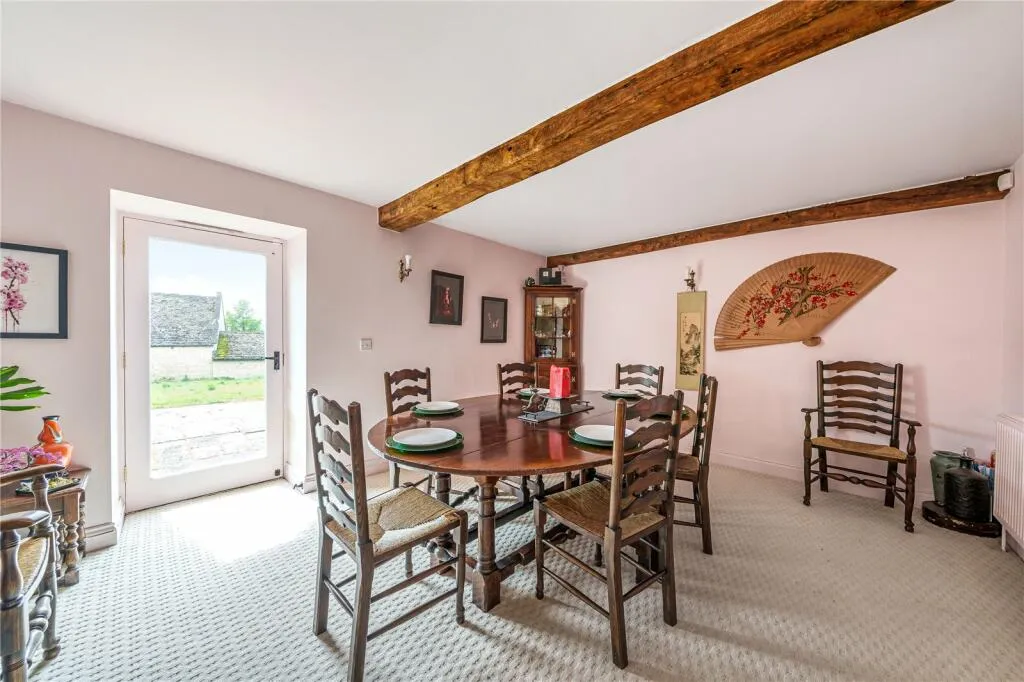 5 bed Detached