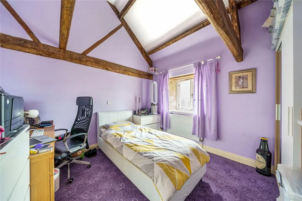 5 bed Detached