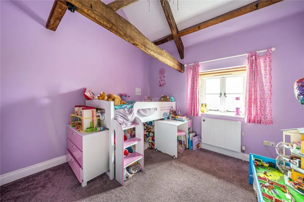 5 bed Detached