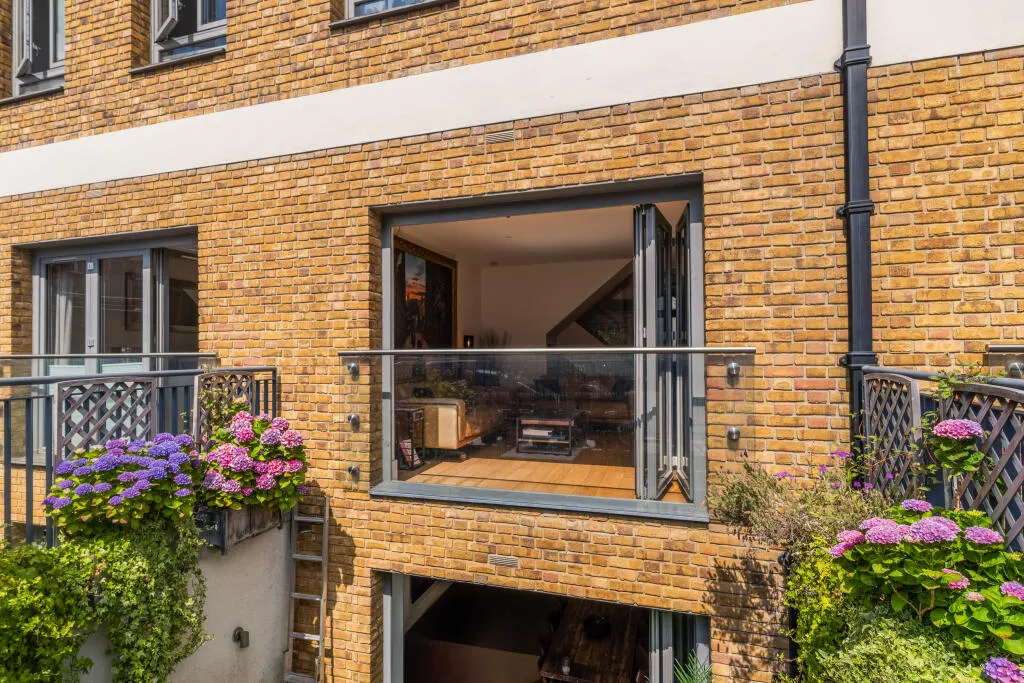4 bed Town House