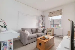 4 bed End of Terrace