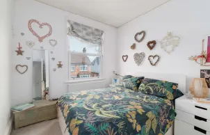 4 bed End of Terrace