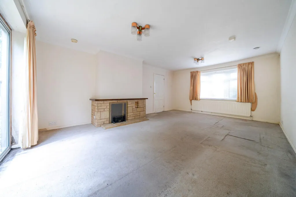 4 bed Link Detached House