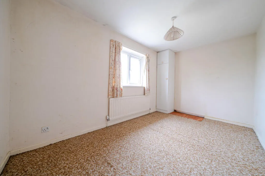 4 bed Link Detached House