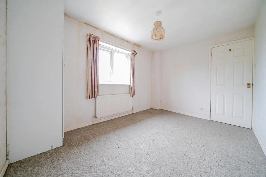 4 bed Link Detached House