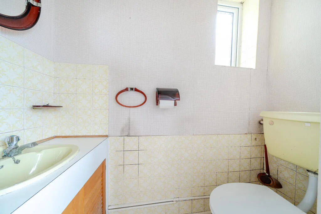 4 bed Link Detached House