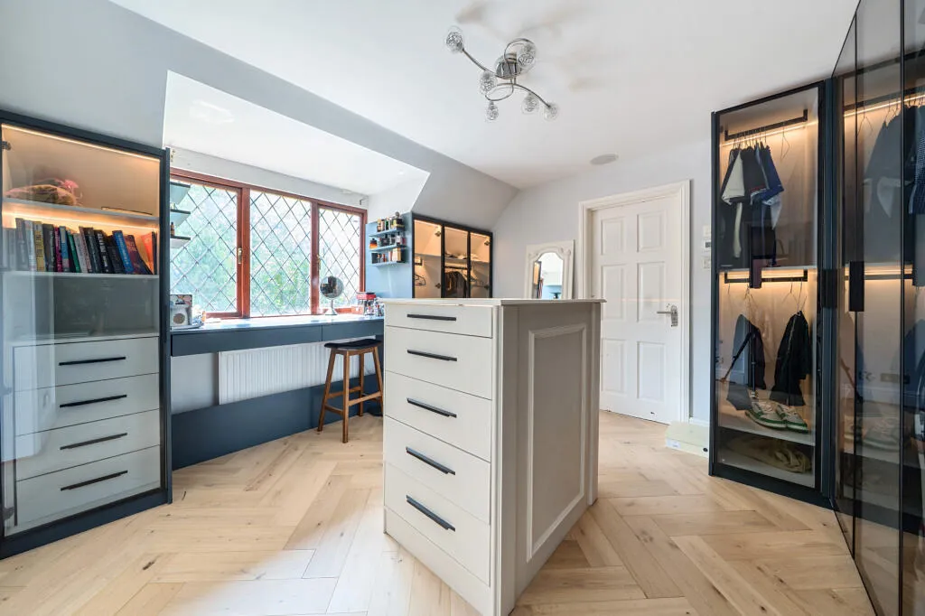 5 bed Detached
