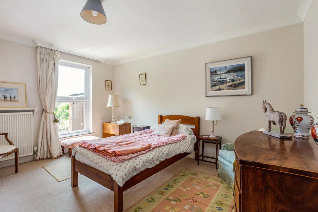 2 bed Semi-Detached Bungalow