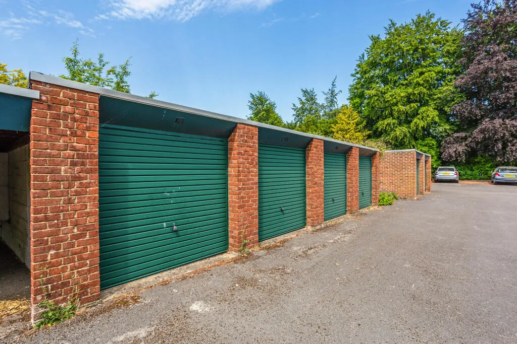 2 bed Semi-Detached Bungalow