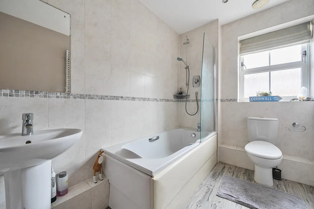 4 bed Terraced