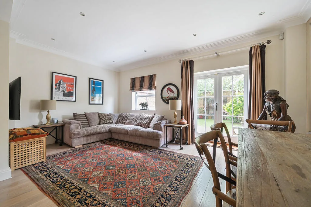4 bed Terraced