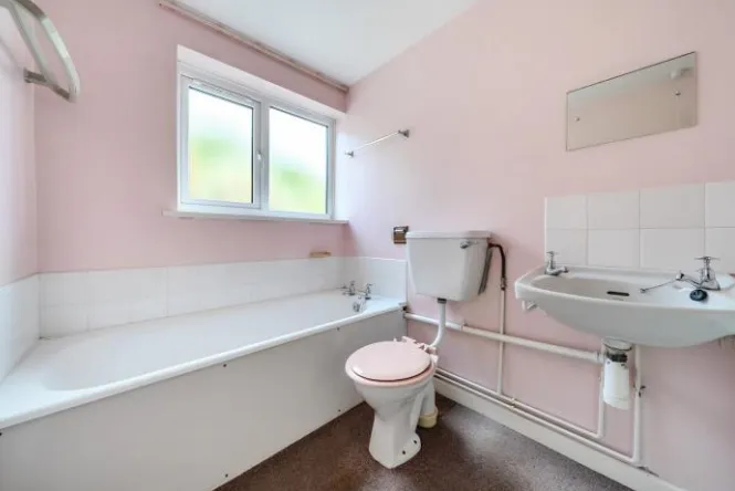 2 bed Detached Bungalow