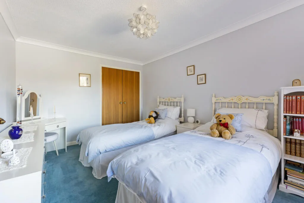4 bed Detached