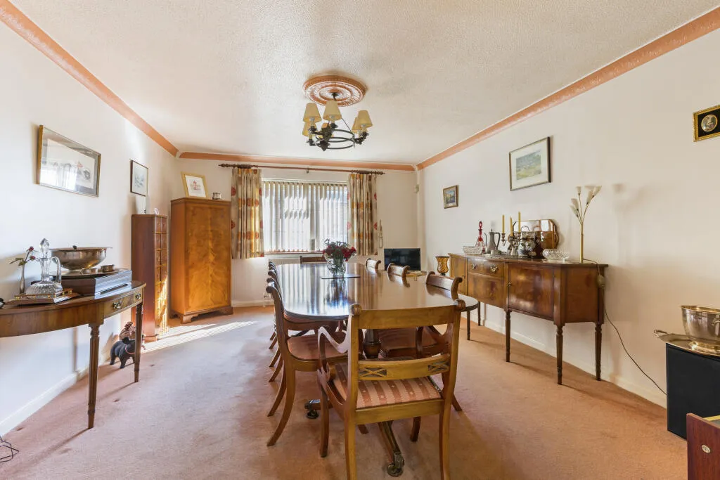 4 bed Detached