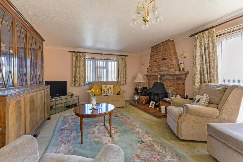 4 bed Detached
