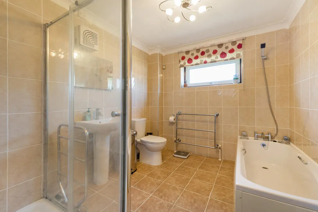 4 bed Detached