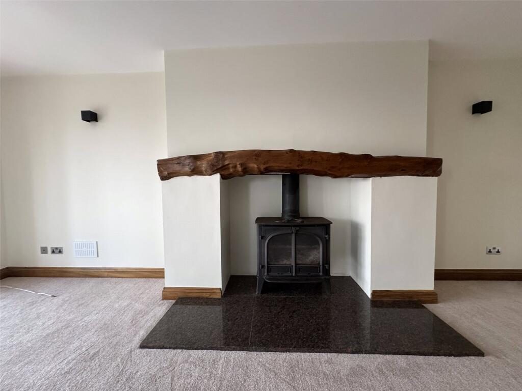 4 bed Detached