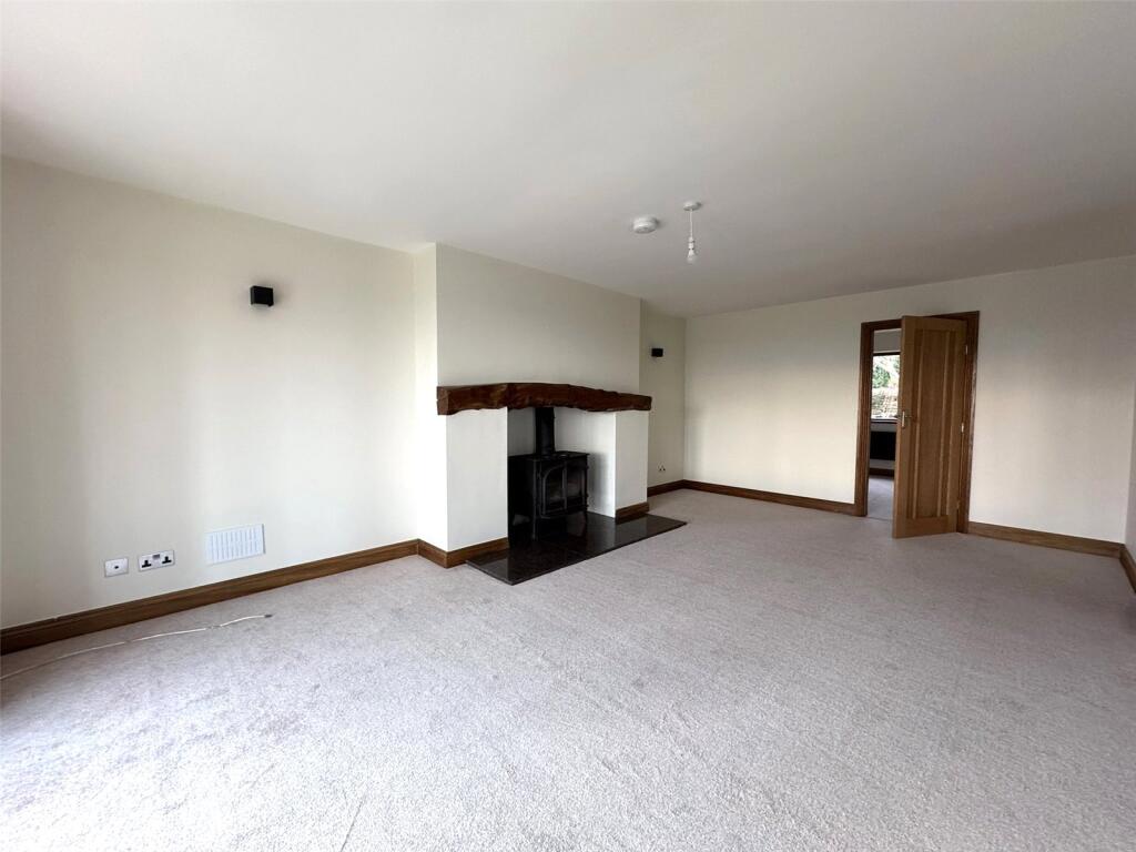 4 bed Detached