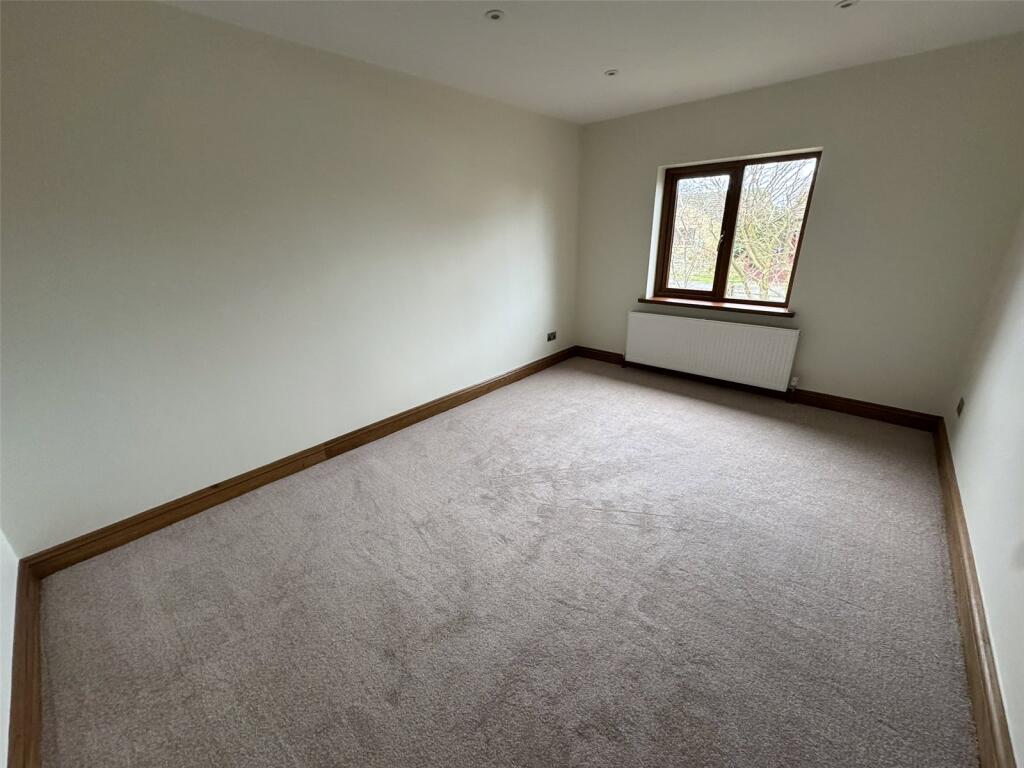 4 bed Detached