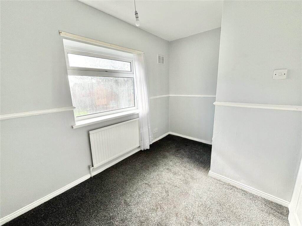 4 bed Semi-Detached